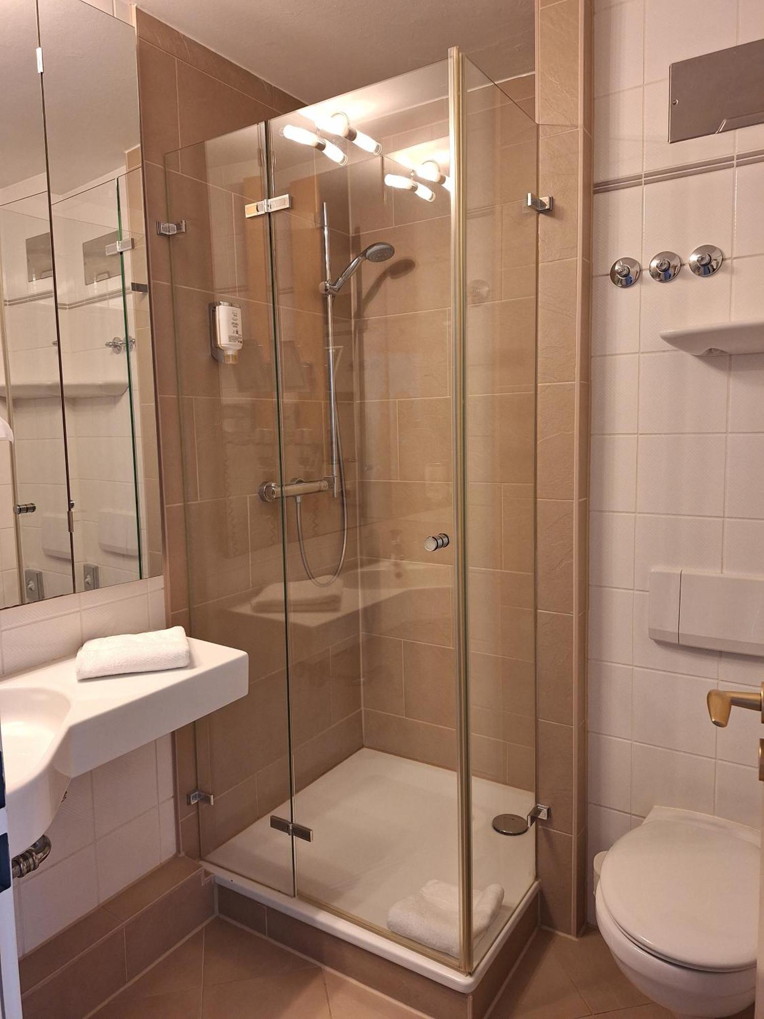 Upstalsboom Parkhotel Emden Bagian luar foto