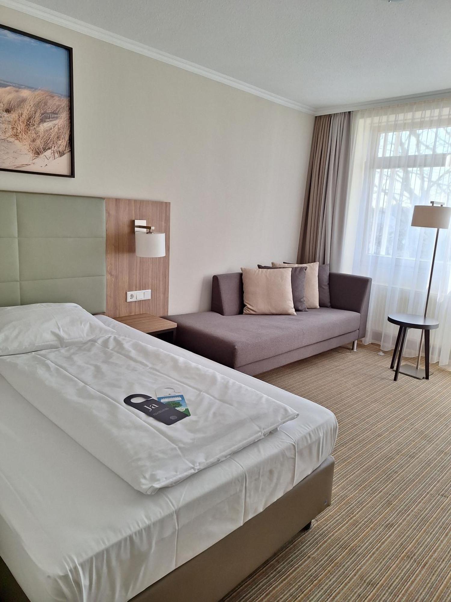 Upstalsboom Parkhotel Emden Bagian luar foto