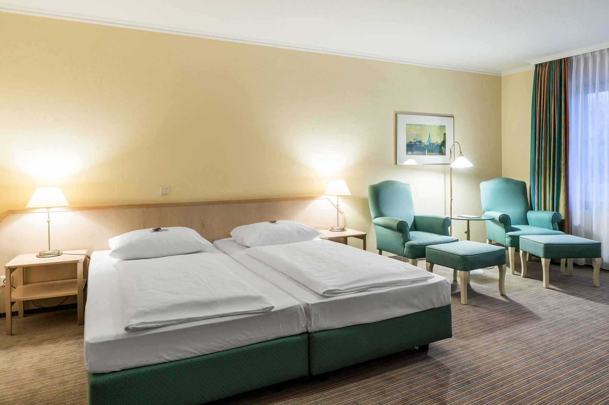 Upstalsboom Parkhotel Emden Bagian luar foto