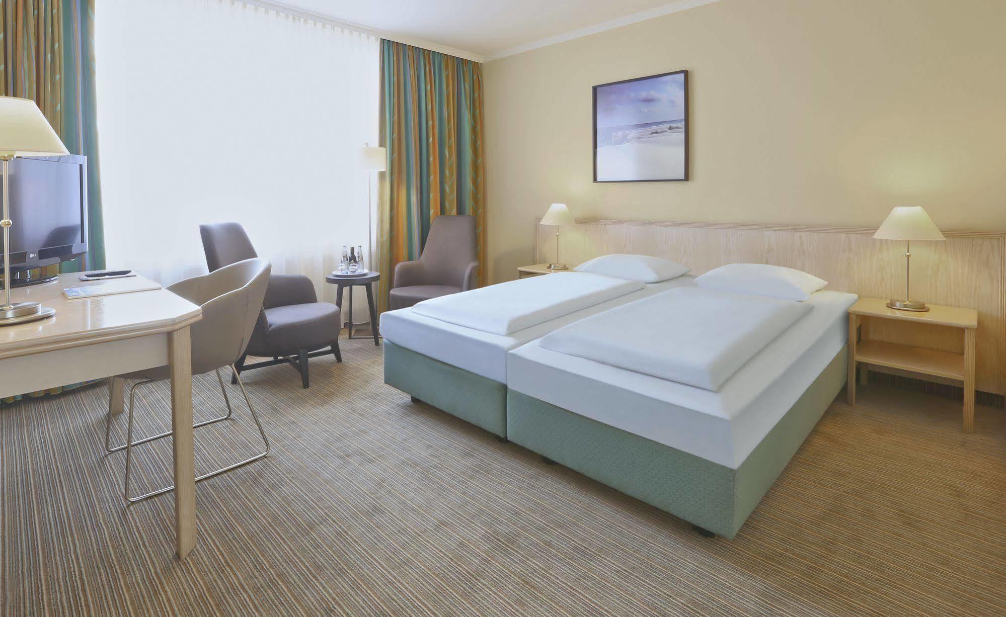 Upstalsboom Parkhotel Emden Bagian luar foto