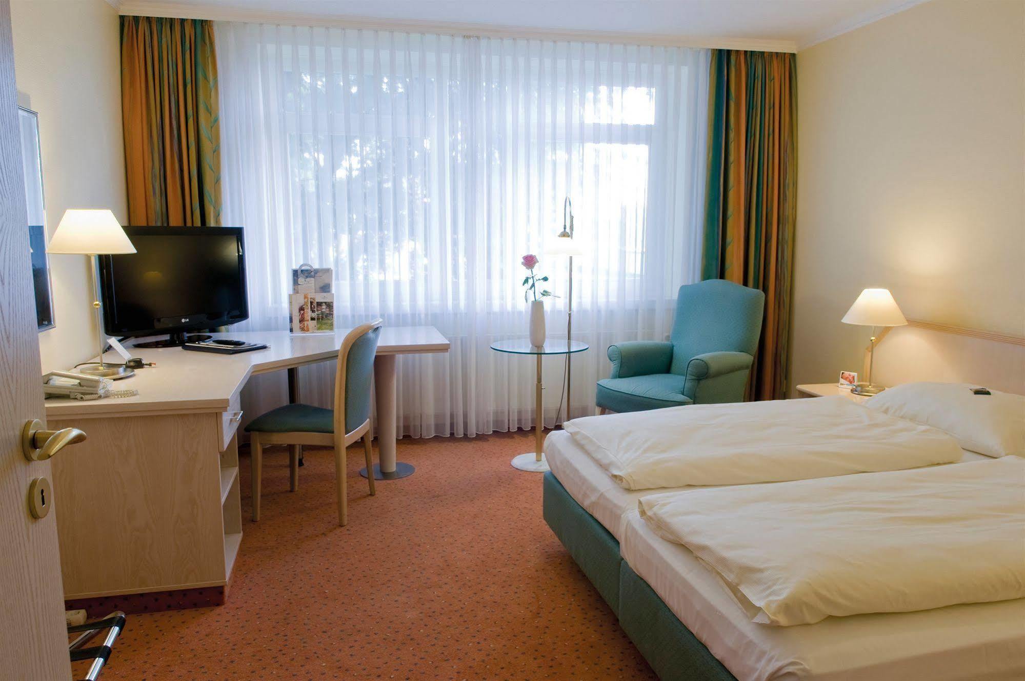 Upstalsboom Parkhotel Emden Ruang foto